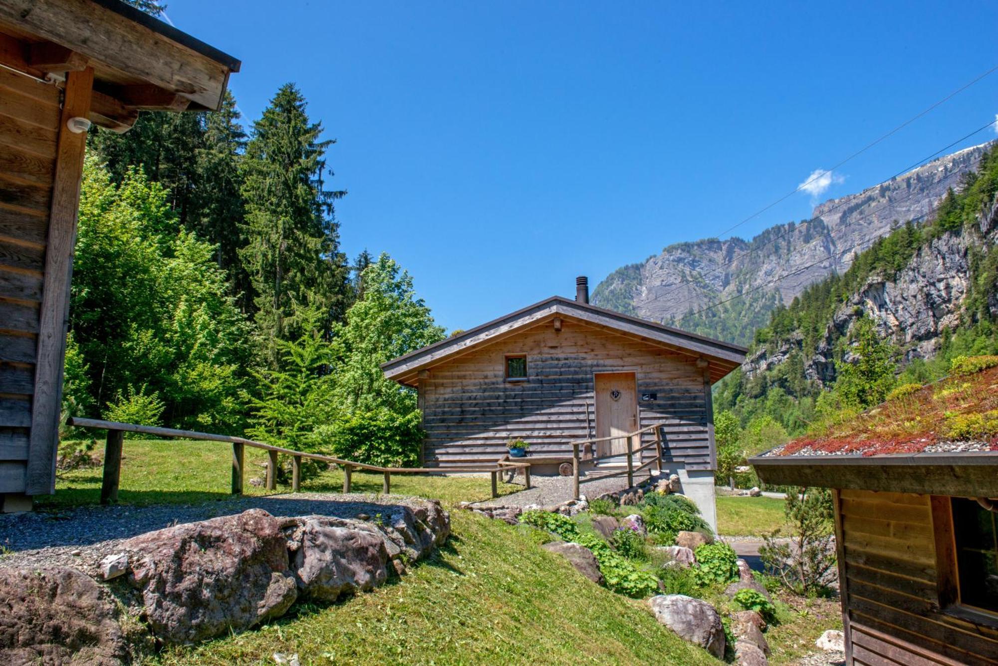 Huettenhotel Husky Lodge Muotathal エクステリア 写真