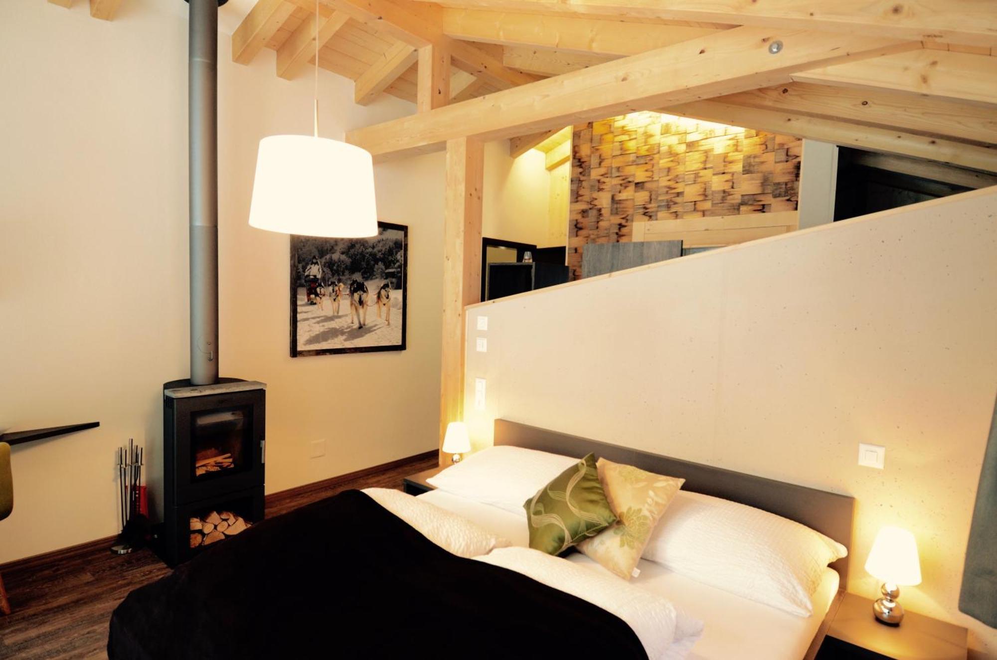 Huettenhotel Husky Lodge Muotathal エクステリア 写真