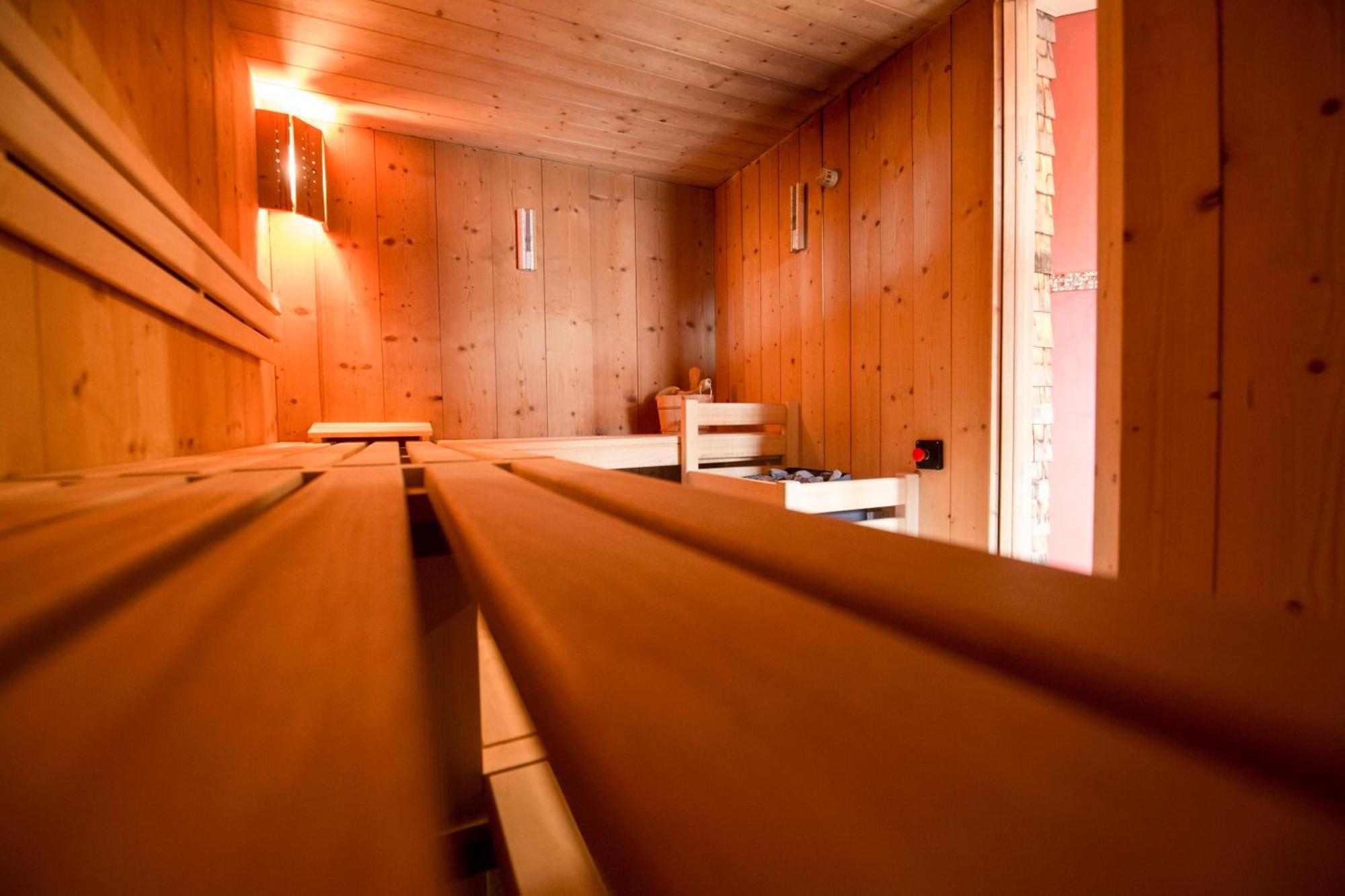 Huettenhotel Husky Lodge Muotathal エクステリア 写真