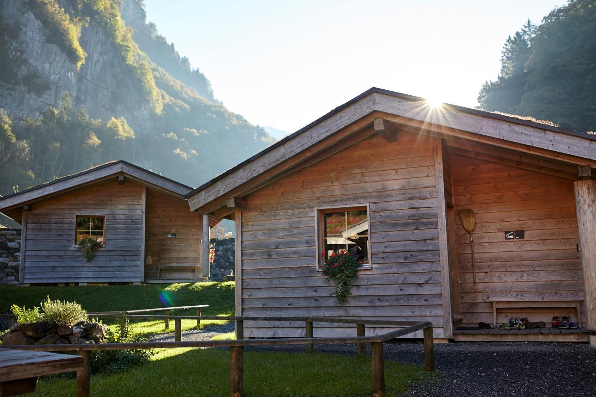 Huettenhotel Husky Lodge Muotathal エクステリア 写真